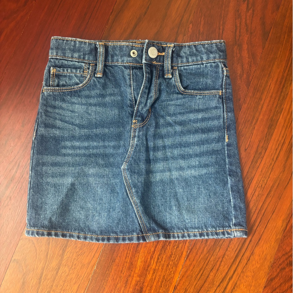 Old Navy denim skirt- 5T